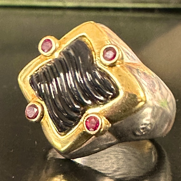 WOW POSHMARK Authentic David Yurman 18K  Gold Carved Onyx & Ruby Quatrefoil Ring - Picture 3 of 11